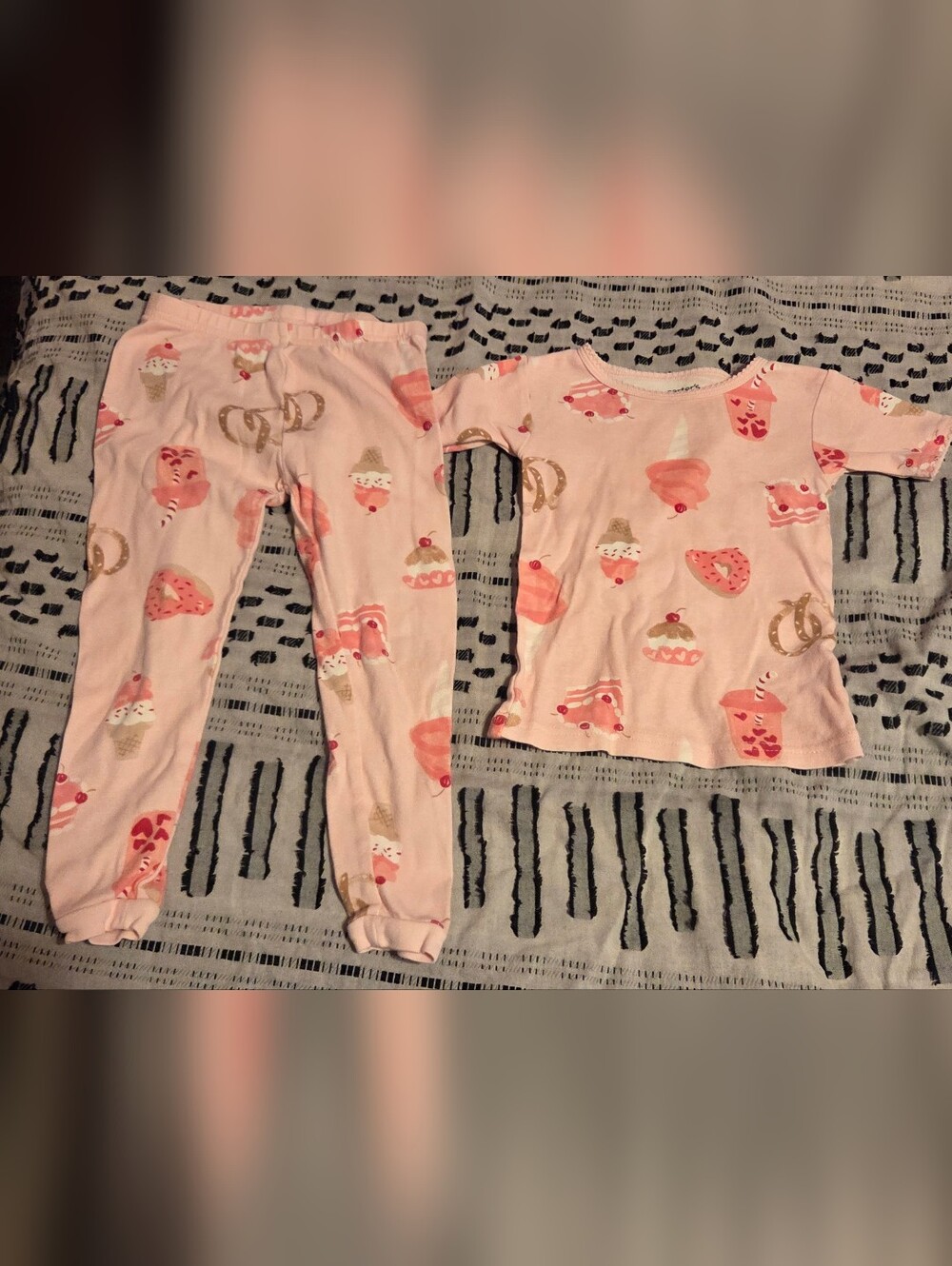 Carter's Light Pink Dessert & Pretzel Short Sleeve Pajama Set Size 3T 100% Cotto